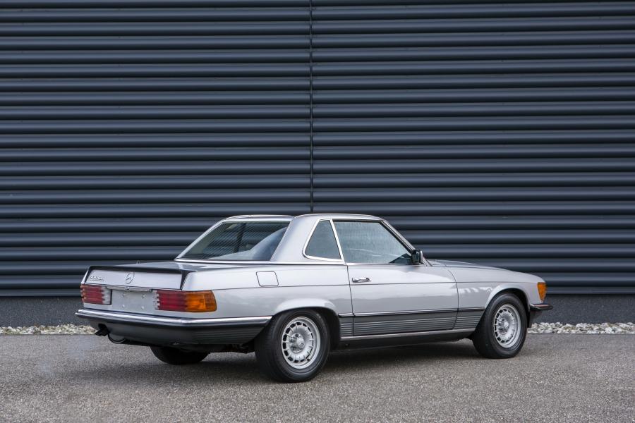  Mercedes-Benz 500 SL 1980 года  (фото 6 из 25)